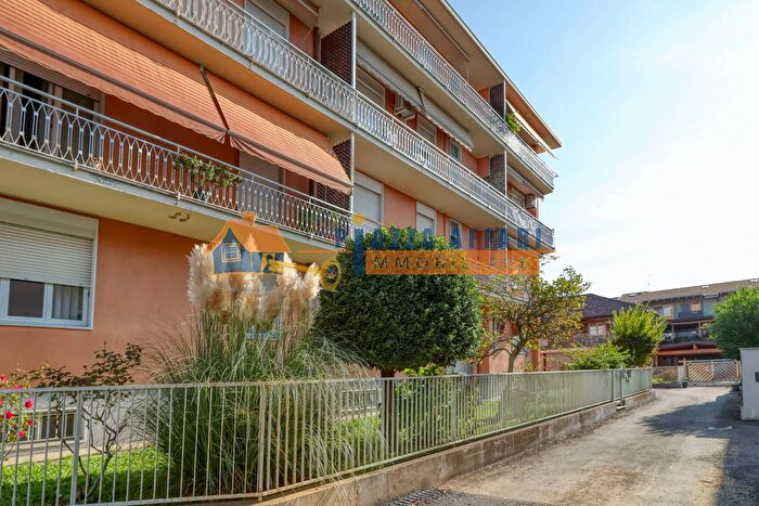 Appartamento trilocale in vendita in Via Volta, Oggiona Con Santo Stefano