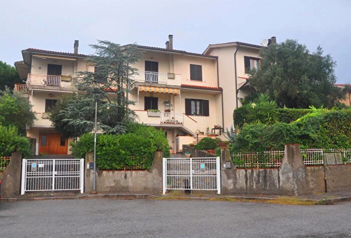 Appartamento trilocale in vendita in Rosignano Marittimo