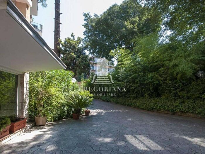 Appartamento con 5 locali in affitto in via BRUXELLES, Pinciano Villa Ada, Roma