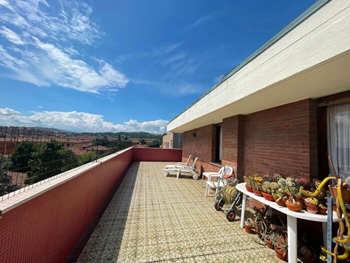 Appartamento con 8 locali in vendita in Via Laura Bassi Veratti, Bologna