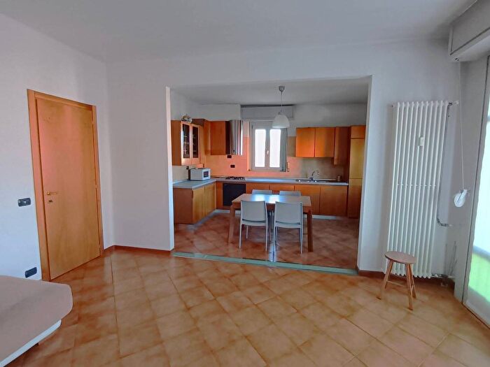 Appartamento quadrilocale in affitto in Via Costantina, Colognola, Bergamo