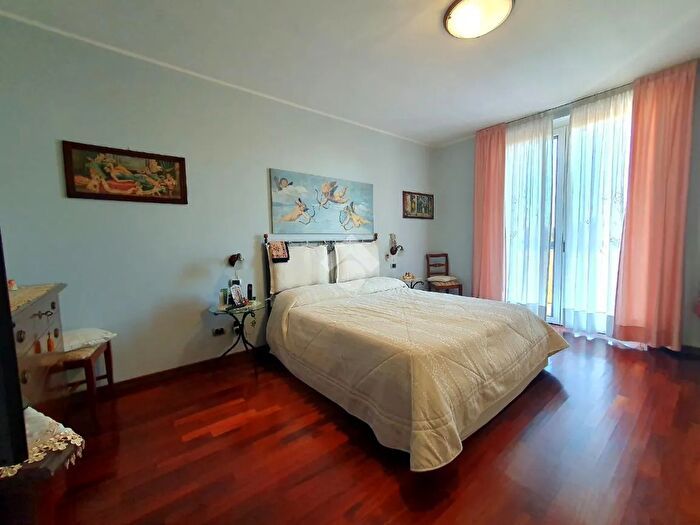 Casa quadrilocale in vendita in Via della Pace, Robecco Sul Naviglio