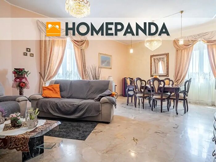 Appartamento con 6 locali in vendita in Via Mongibello, Belpasso