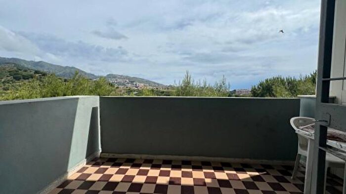 Appartamento quadrilocale in vendita in Via Tremonti, Messina