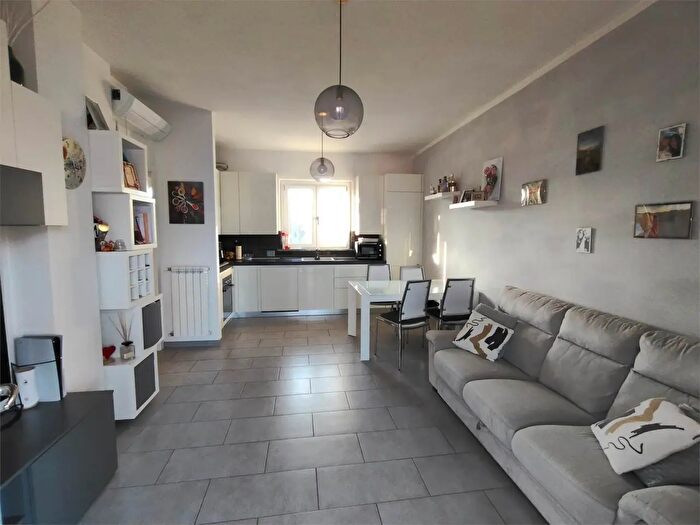 Casa quadrilocale in vendita in Via Alta, Sarzana