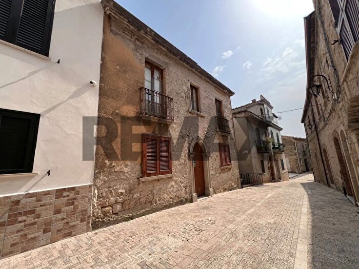 Casa bilocale in vendita in Via Botteghe, Fragneto Monforte