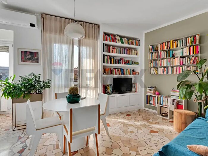 Appartamento bilocale in vendita in Viale Padova, Milano