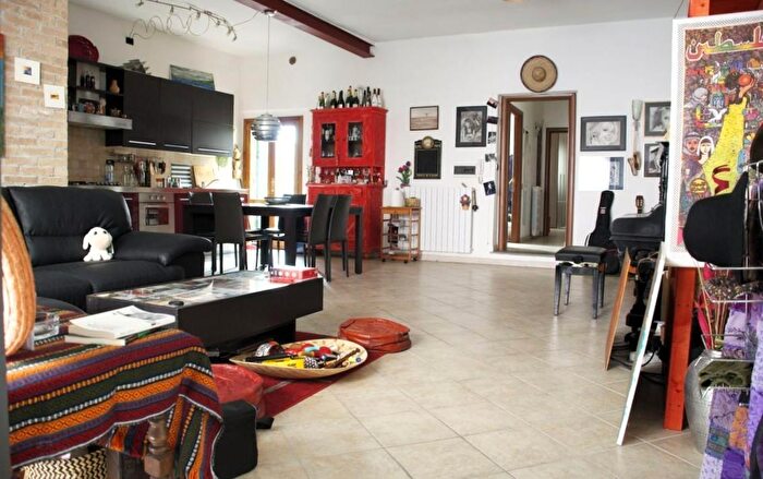 Appartamento trilocale in vendita in Cascina