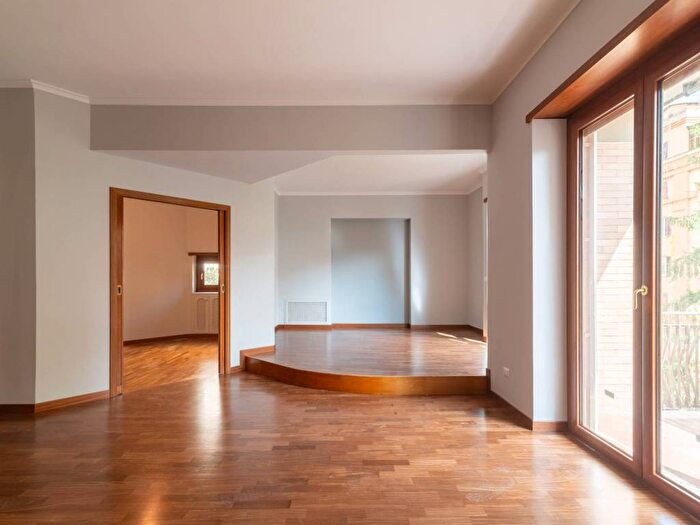 Appartamento con 5 locali in affitto in Via Rubicone, Salario Trieste, Roma
