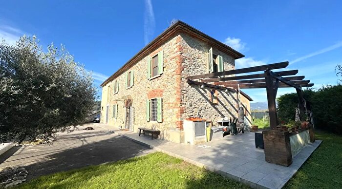 Casa con 6 locali in vendita in Via di Montechiaro Collina Bargi Pistoia Toscana Italia, Pistoia