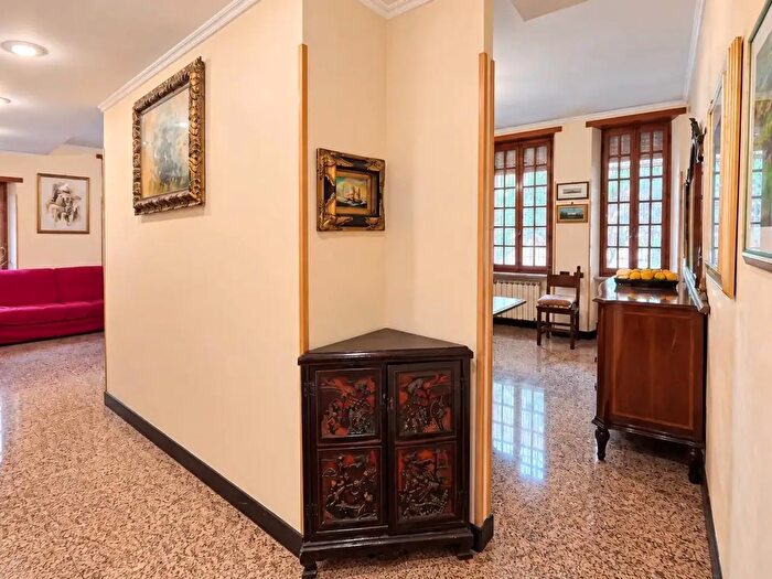 Appartamento con 8 locali in vendita in Via dei Navicellari, Roma