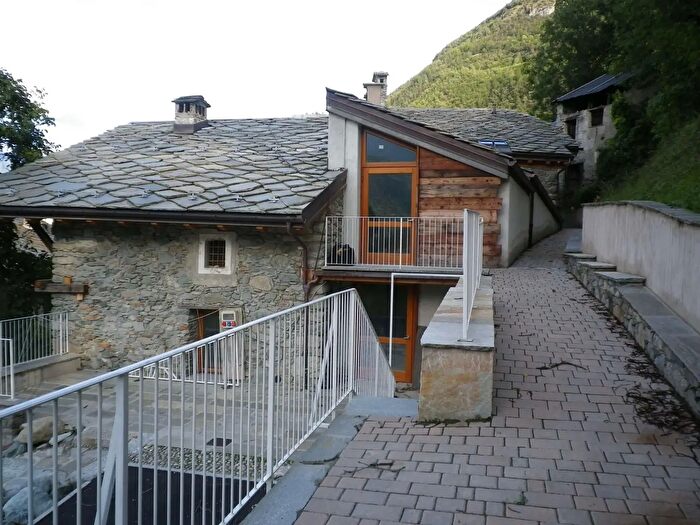 Casa con 10 locali in vendita in Località Miseregne, Fenis