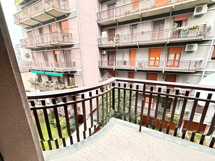 Appartamento trilocale in vendita in Viale della Libertà, Pavia