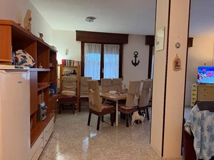 Appartamento trilocale in vendita in Via Fratelli Cervi, Reggio Emilia