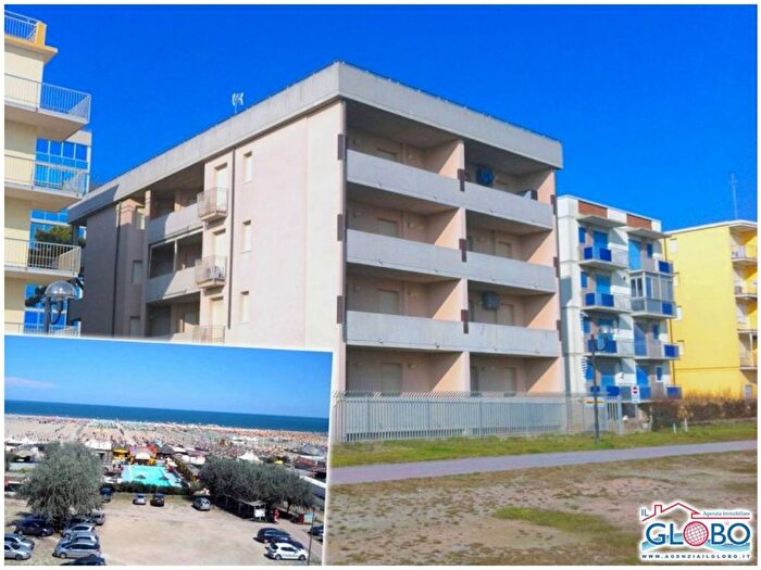 Appartamento trilocale in affitto in Viale Giovanni Pascoli, Lido degli Estensi, Comacchio