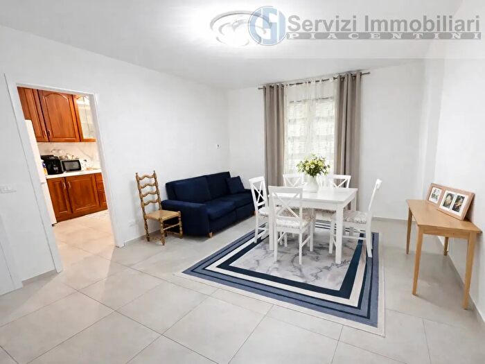 Appartamento quadrilocale in vendita in Via Arturo Penitenti, Piacenza