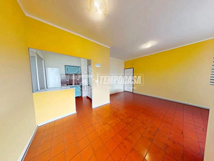 Appartamento trilocale in vendita in Via Genova, Volpiano