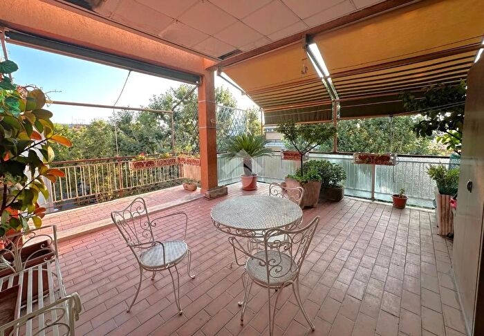 Appartamento con 5 locali in vendita in Viale Pantelleria, Roma