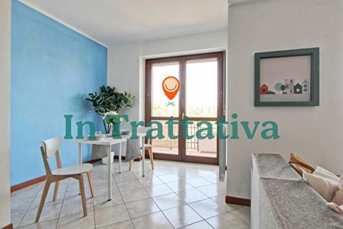 Appartamento quadrilocale in vendita in Via Piscinas, Roma