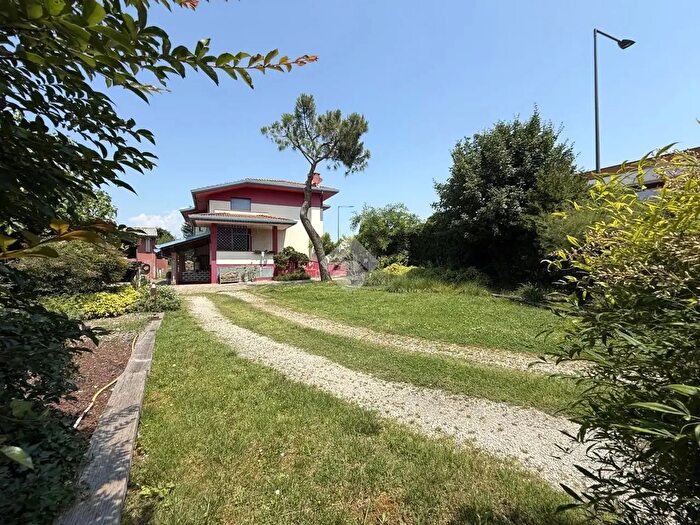 Casa con 7 locali in vendita in San Martino Di Lupari