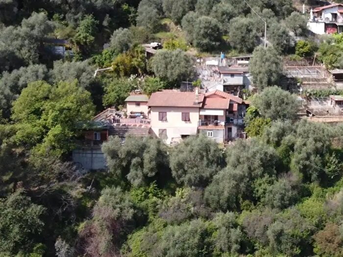 Casa con 8 locali in vendita in Località Beraudo, Camporosso