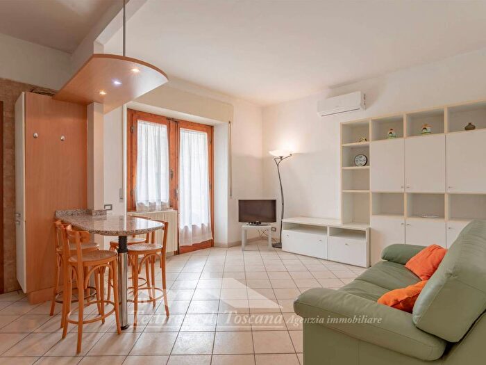 Appartamento trilocale in affitto in Via delle Cento Stelle, Campo di Marte, Firenze