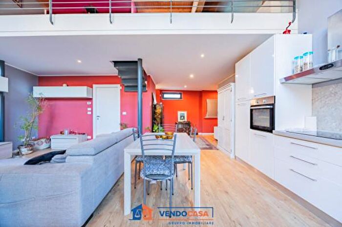 Case in Vendita e in Affitto - 3