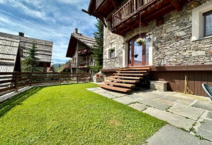 Appartamento trilocale in vendita in Sauze Di Cesana