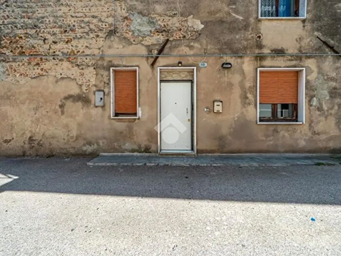Casa quadrilocale in vendita in Via Lucchi, Zevio