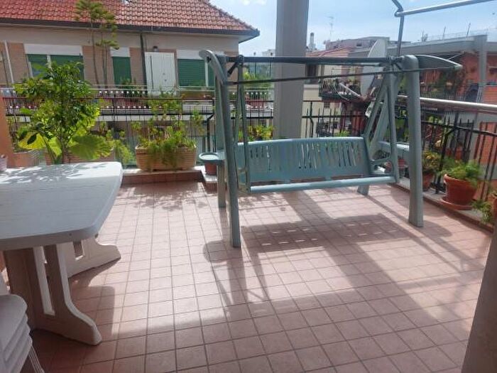 Appartamento quadrilocale in vendita in Via Capo Spartivento, Roma