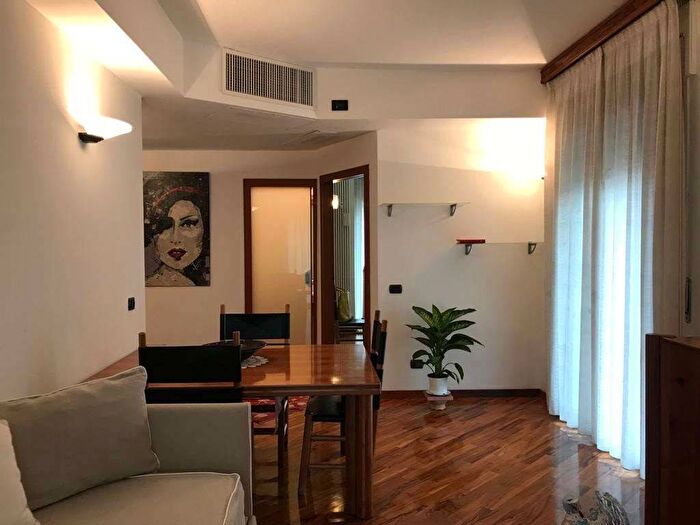 Appartamento bilocale in affitto in via san gimignano, Bande Nere, Milano