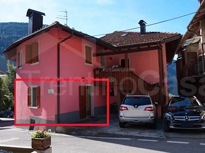 Appartamento trilocale in vendita in Via Calvario, Pelugo