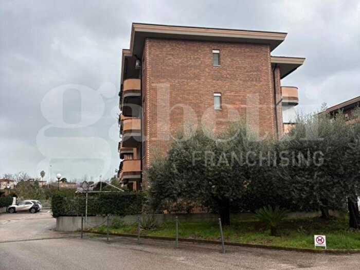 Appartamento trilocale in affitto in Via Caligola b, Centro, Aprilia