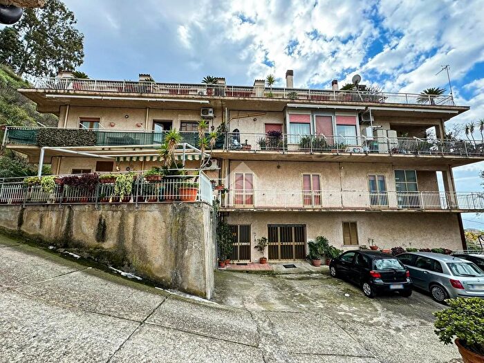 Appartamento con 5 locali in vendita in Via Strada Nova, Amantea