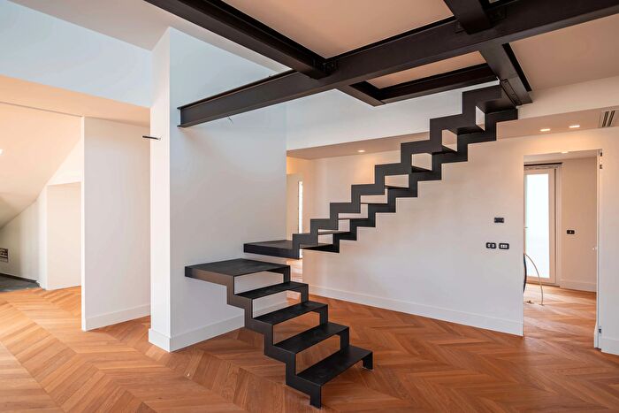 Appartamento con 6 locali in vendita in Via Trento, SantAgata Di Militello