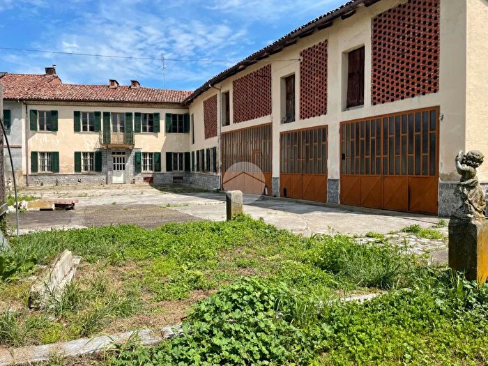 Casa con 5 locali in vendita in Frazione Valletanaro, Asti