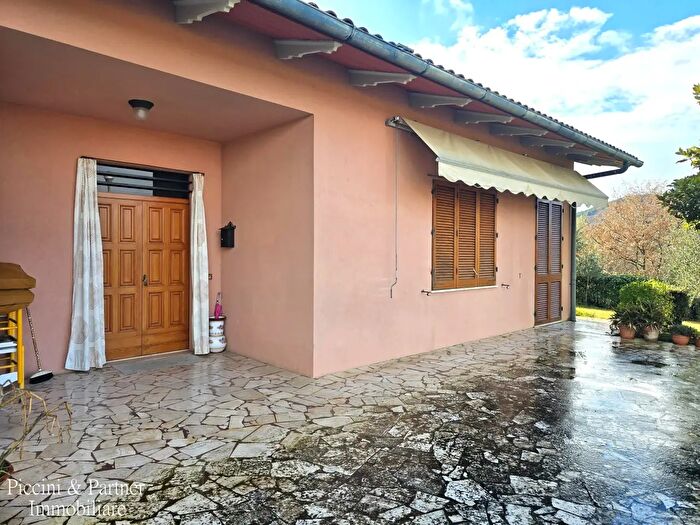 Casa con 9 locali in vendita in Via delle Terme Sud, Montepulciano