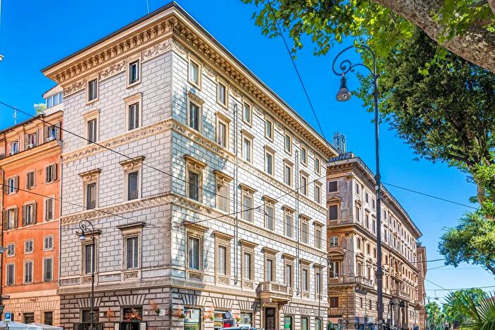 Appartamento con 7 locali in vendita in Via Arenula, Roma