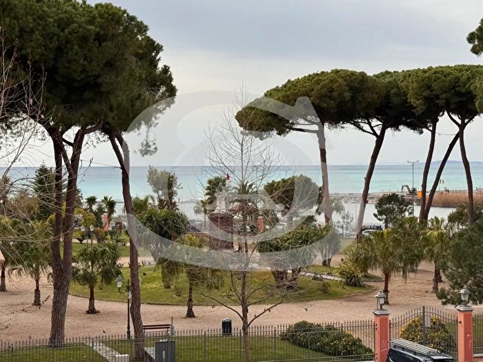 Appartamento quadrilocale in vendita in Via Vittorio Veneto, Ventimiglia