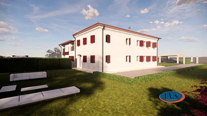 Casa con 6 locali in vendita in Via Fedele Lampertico, Montegaldella