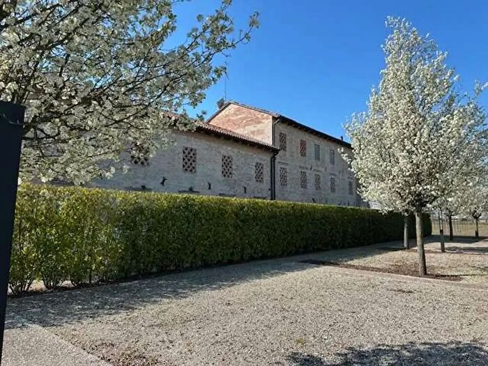 Casa con 10 locali in vendita in Cessalto