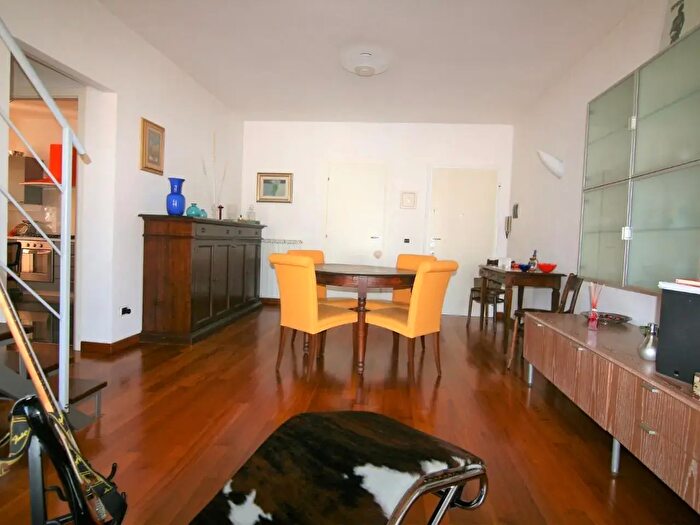 Appartamento con 6 locali in vendita in Carrara