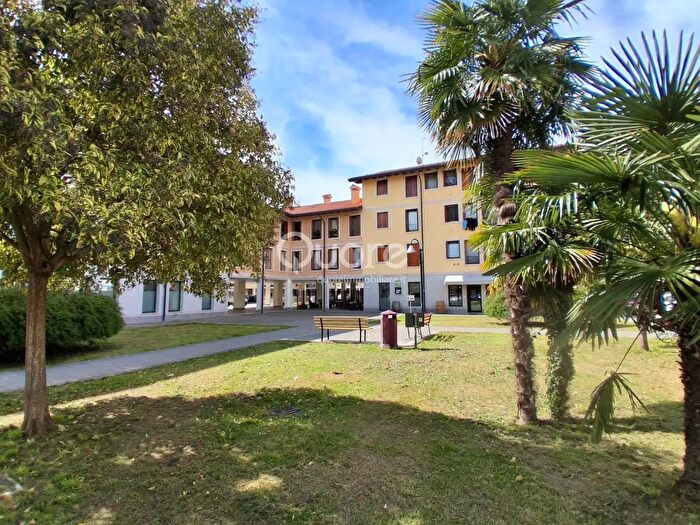 Appartamento trilocale in affitto in Piazzetta Collalto, Palmanova