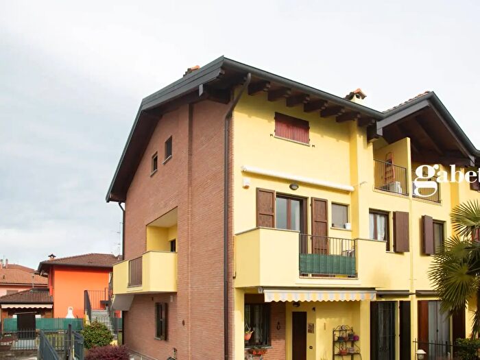 Case in Vendita e in Affitto - 2