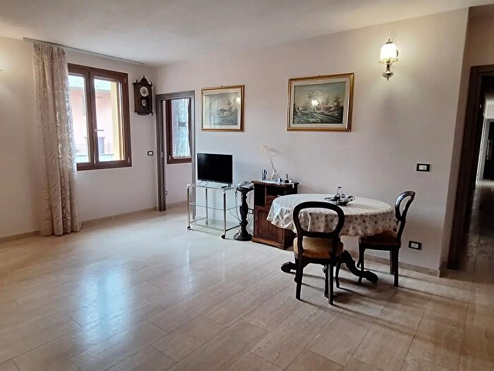 Appartamento con 7 locali in vendita in Rapolano Terme