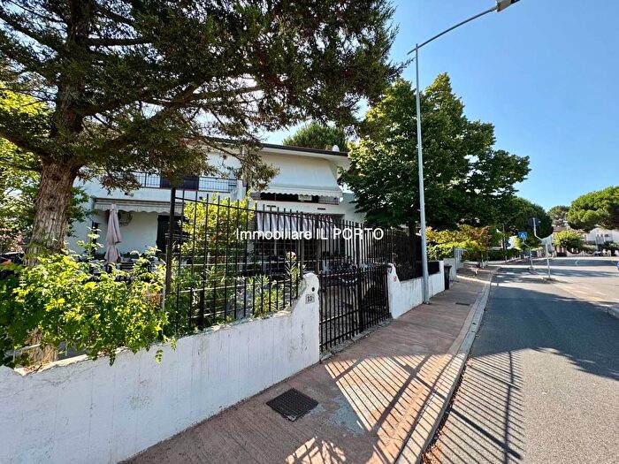 Casa trilocale in vendita in Comacchio