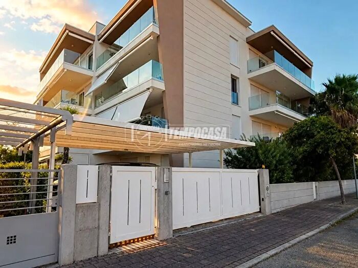 Appartamento trilocale in vendita in Via Equilio, Jesolo