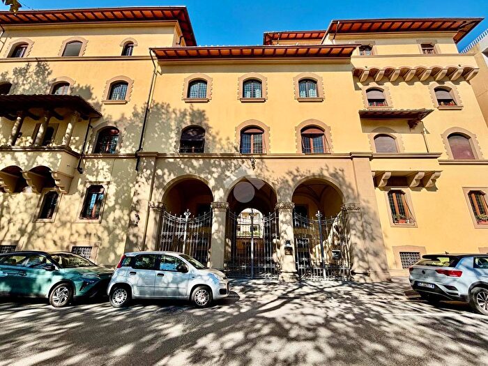 Appartamento quadrilocale in vendita in Appartamento Via XX Settembre, Firenze