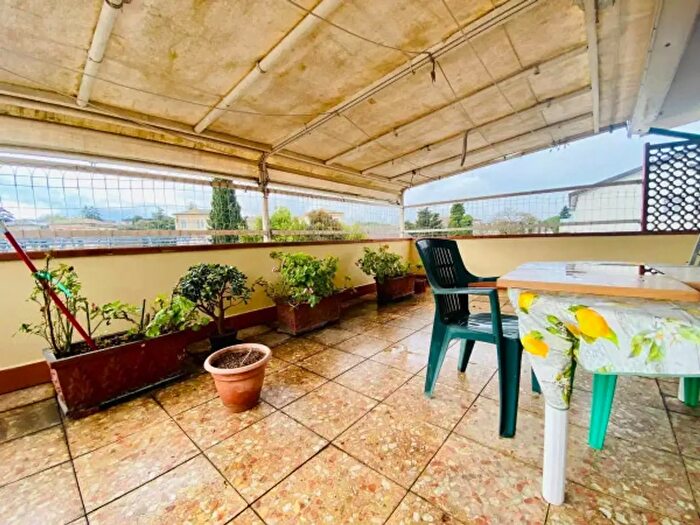 Appartamento trilocale in affitto in Via Vecchia Terza, Lucca