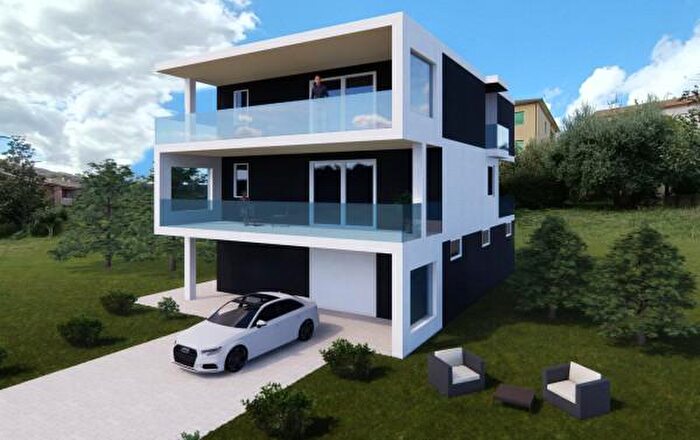 Casa con 6 locali in vendita in Montecassiano